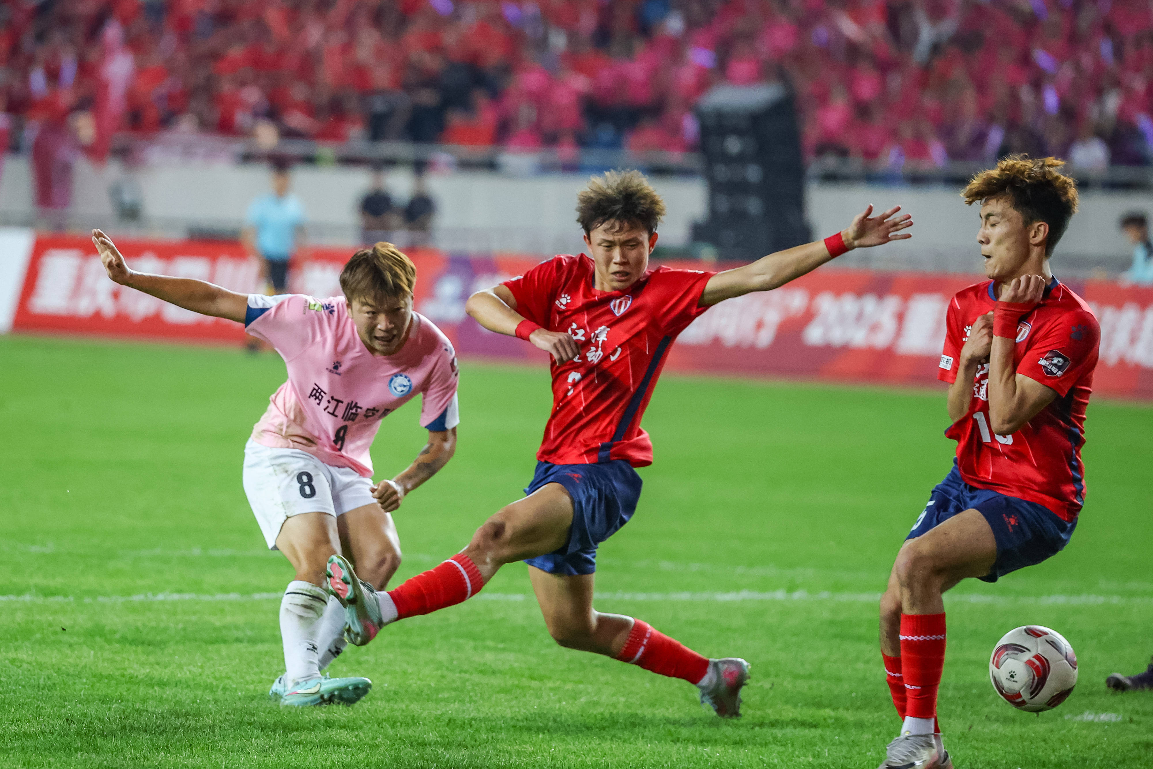 重庆城市足球超级联赛总决赛｜两江临空队夺冠